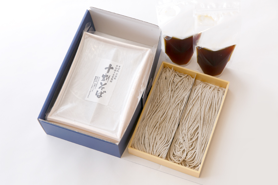 老梅庵の手打ち十割そば４人前つゆ付セット